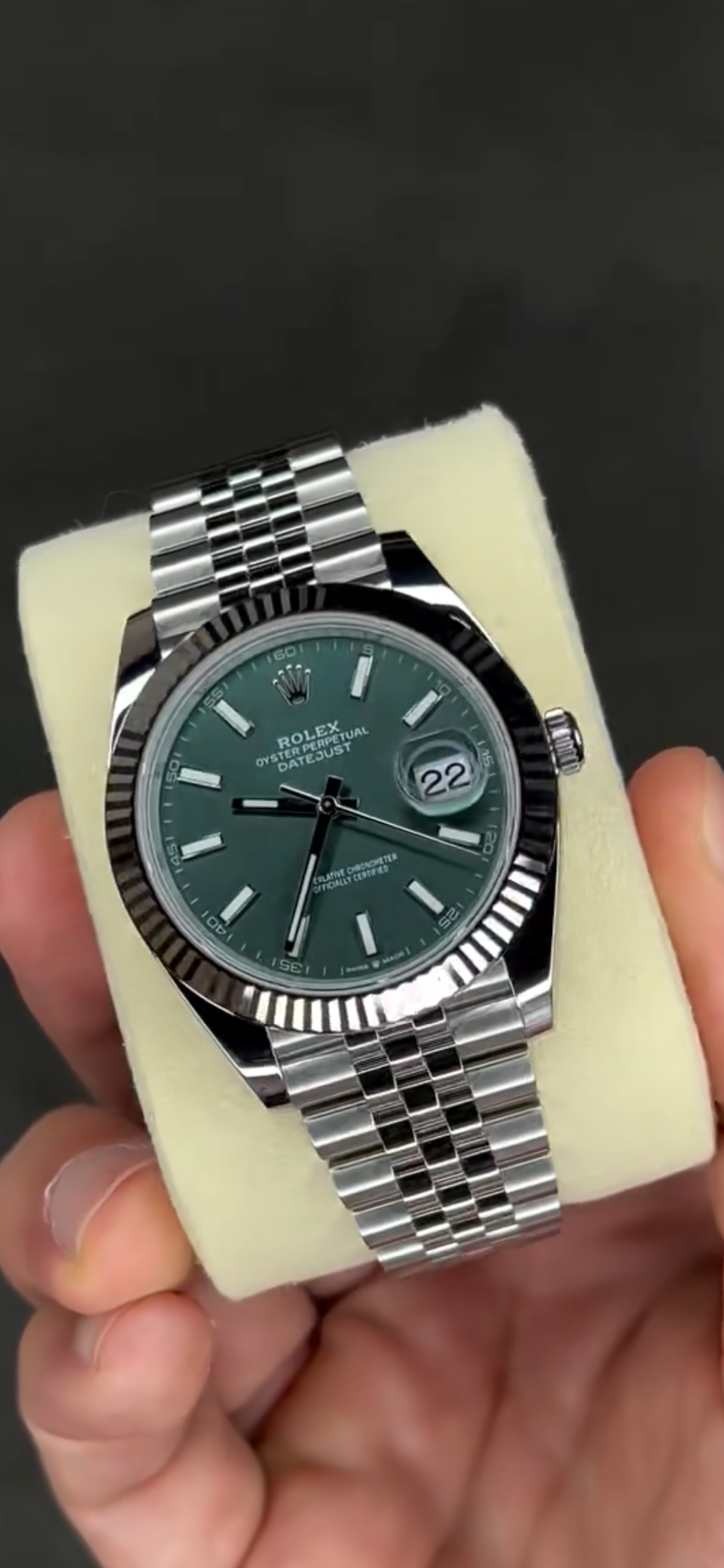 ROLEX DATEJUST MINT SIGNATURE STYLE